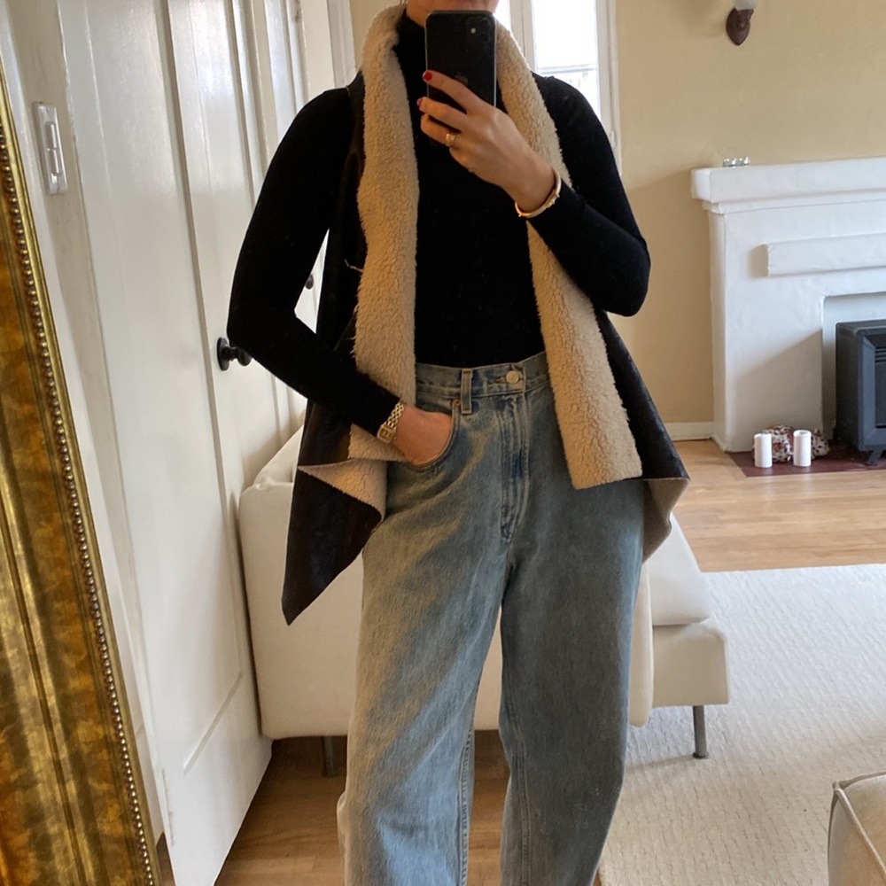 Soft black vest - Picture 2 of 6